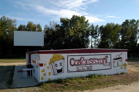 Hi-Way Drive-In Theatre - Projection And Concession (newer photo)